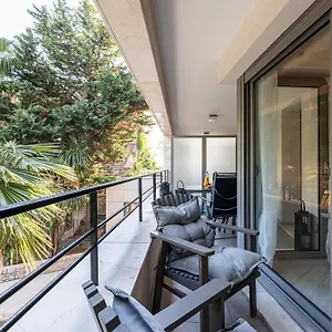 https://studio-centre-terrasse-climatisation-50m-plage.fr-provencehotel.com